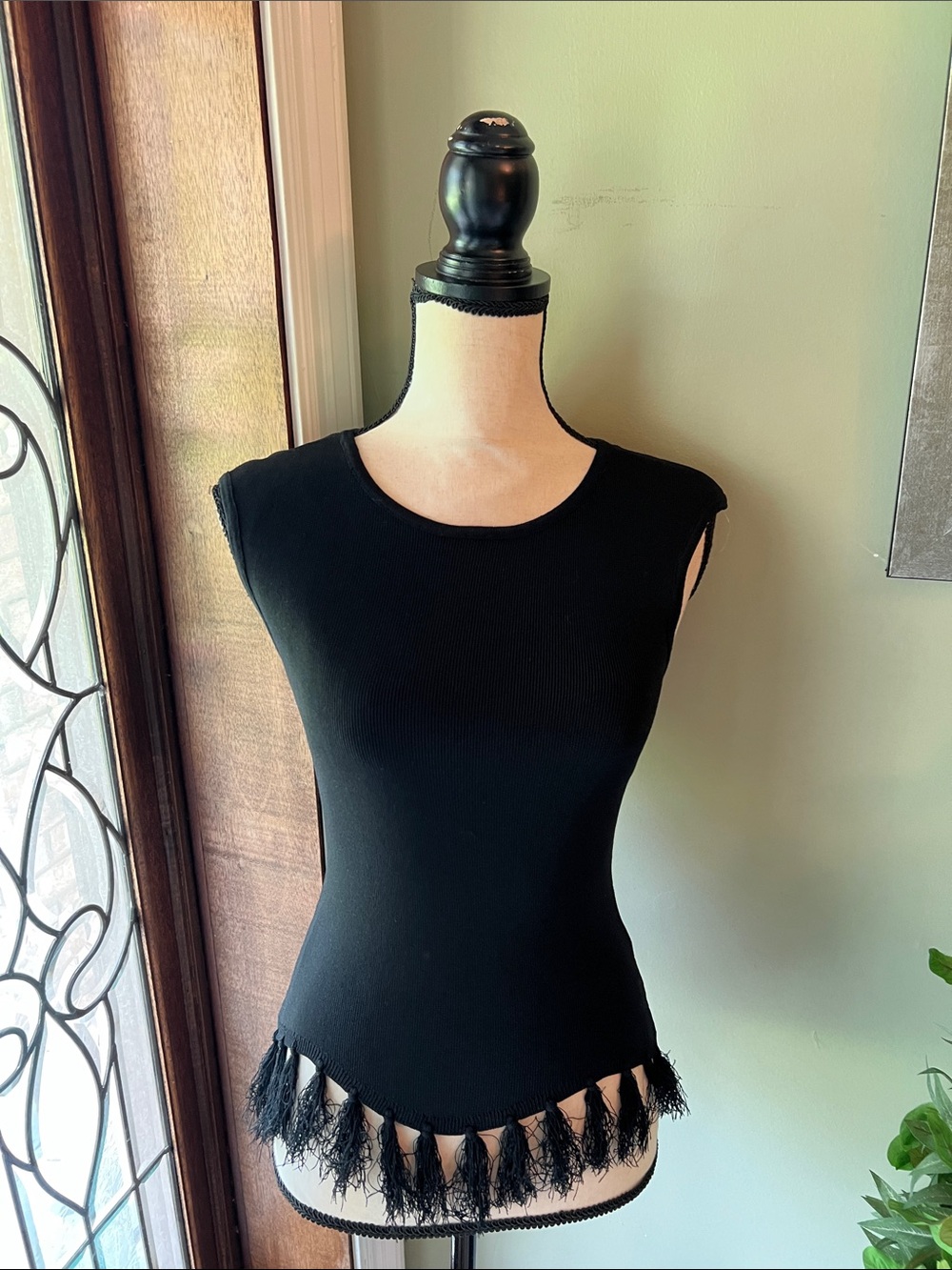 Black Women's Fringe Hem Sleeveless Top